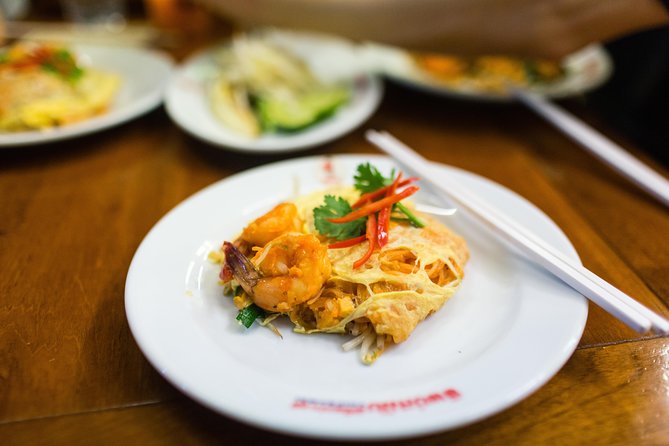 Bangkok by Night: Temples, Markets and Food Tuk-Tuk Tour - Why Bangkok works better by tuk-tuk after dark