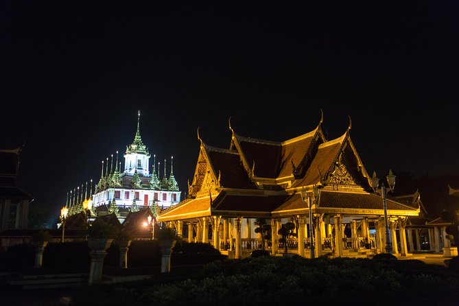 Bangkok by Night: Temples, Markets and Food Tuk-Tuk Tour - Dinner with a choice of local dishes