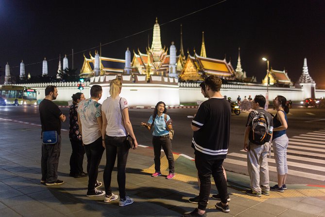Bangkok by Night: Temples, Markets and Food Tuk-Tuk Tour - The Giant Swing and a short history stop
