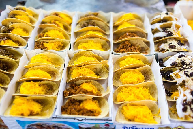 Bangkok by Night: Temples, Markets and Food Tuk-Tuk Tour - Chinatown finishes the night with dessert
