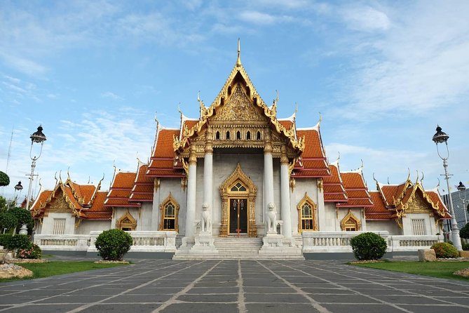 Bangkok Combo: Tuk Tuk App Pass, Chao Phraya Boat & E-sim - The eSIM and app setup