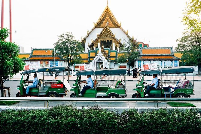 Bangkok Combo: Tuk Tuk App Pass, Chao Phraya Boat & E-sim - Silom, Mahanakhon, and Lumpini Park