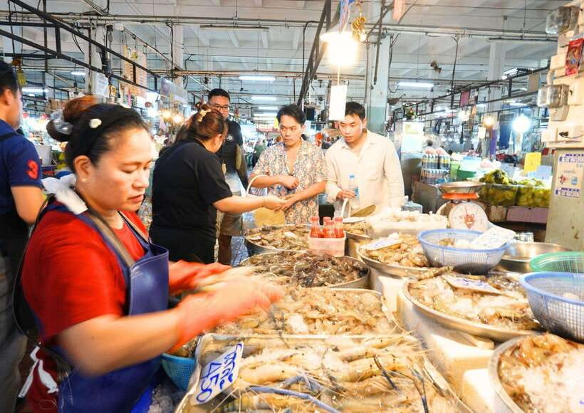 Bangkok: Cooking Class + Tuk Tuk Ride + Market Tour - Four dishes, from hot soup to sweet mango