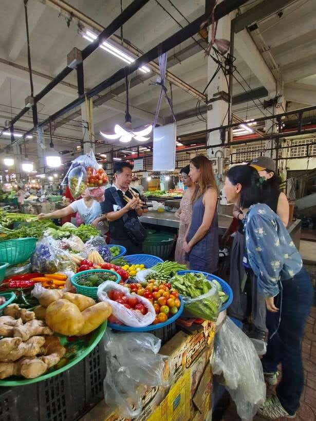 Bangkok: Cooking Class + Tuk Tuk Ride + Market Tour - What makes Prannok Market worth your time