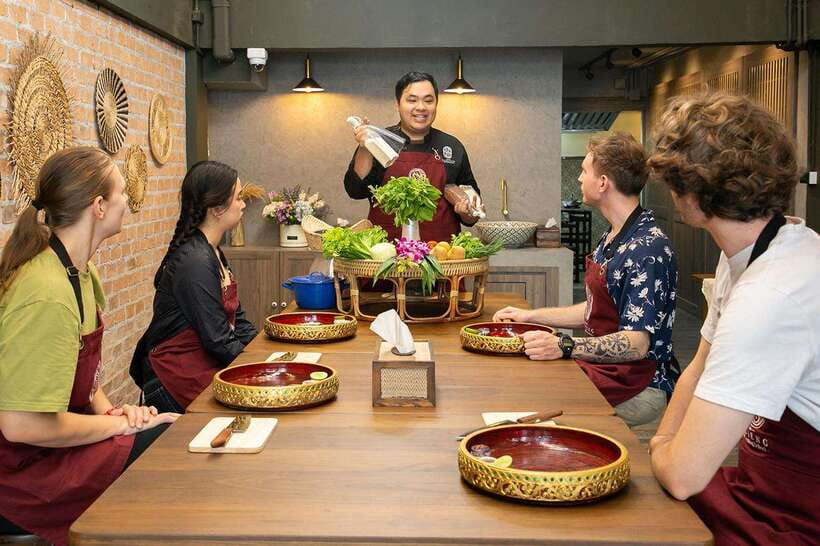Bangkok: Cooking Class with Market Visit & Tuk Tuk Ride - Why the Small Group Matters