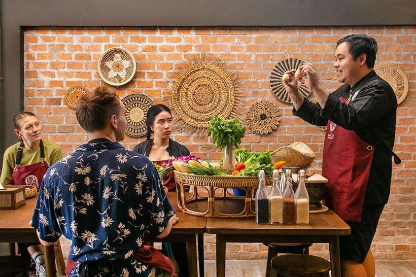 Bangkok: Cooking Class with Market Visit & Tuk Tuk Ride - The Tuk-Tuk Ride Takes You to Sukhumvit 22