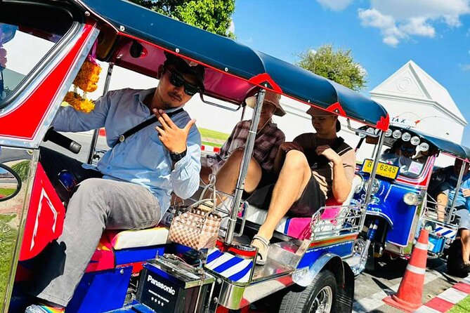 Bangkok Day Tour: Food, Temple & Tuk-Tuk - Talat Noi’s lanes and street art