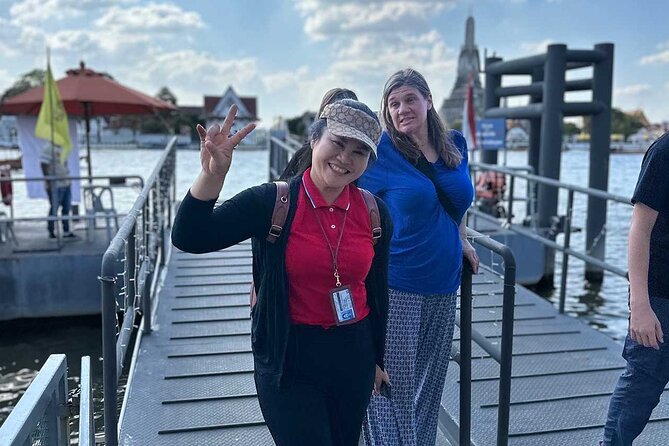 Bangkok Day Tour: Food, Temple & Tuk-Tuk - Guides, pace, and the human side