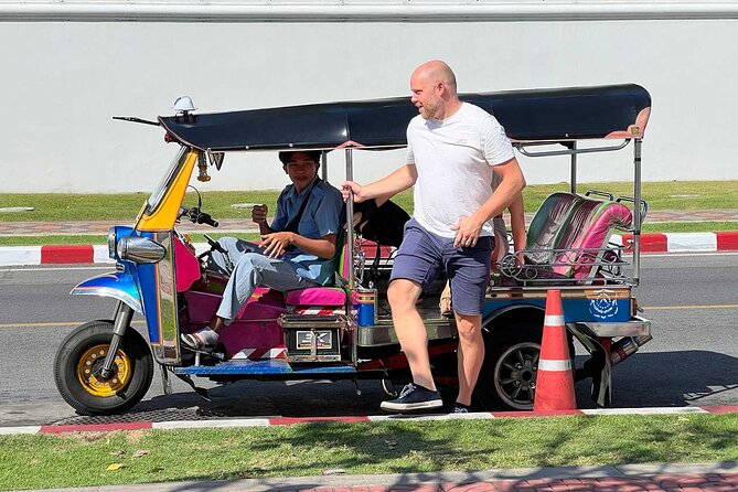 Bangkok Day Tour: Food, Temple & Tuk-Tuk - Tuk-tuk rides: the city between the stops