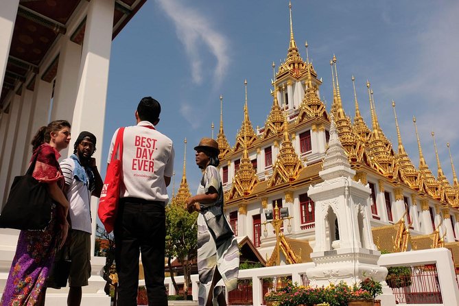 Bangkok Electric Tuk Tuk: Thonburi, Wang Lang & Food Tour - A riverside café gives the afternoon room to breathe