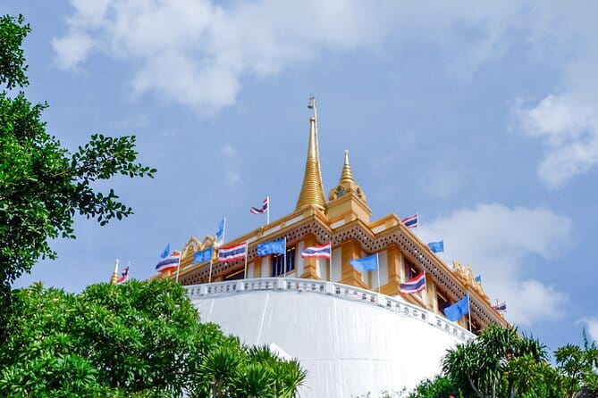 Bangkok Evening Food Tour by Tuktuk - Mahanak Market and the best local-food stretch