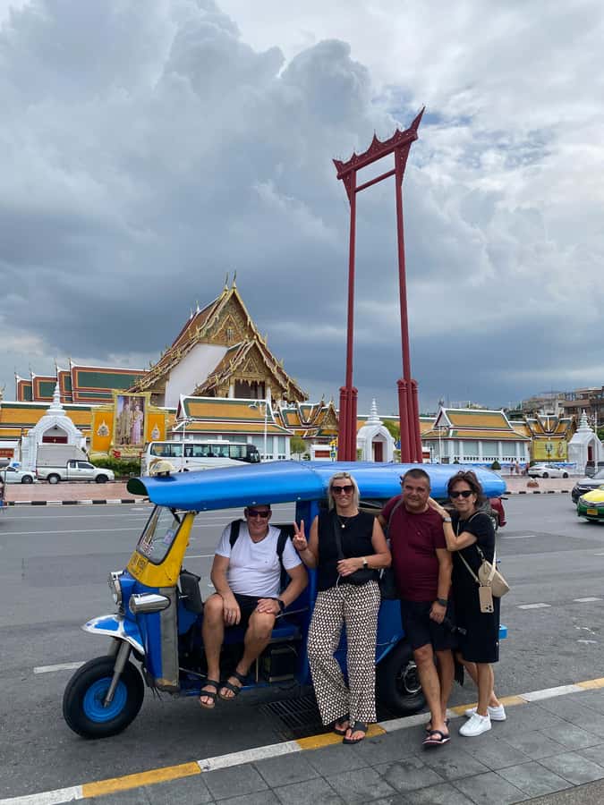Bangkok: explore Wat Pho + tuk tuk sightseeing - Inside Wat Pho and the Reclining Buddha
