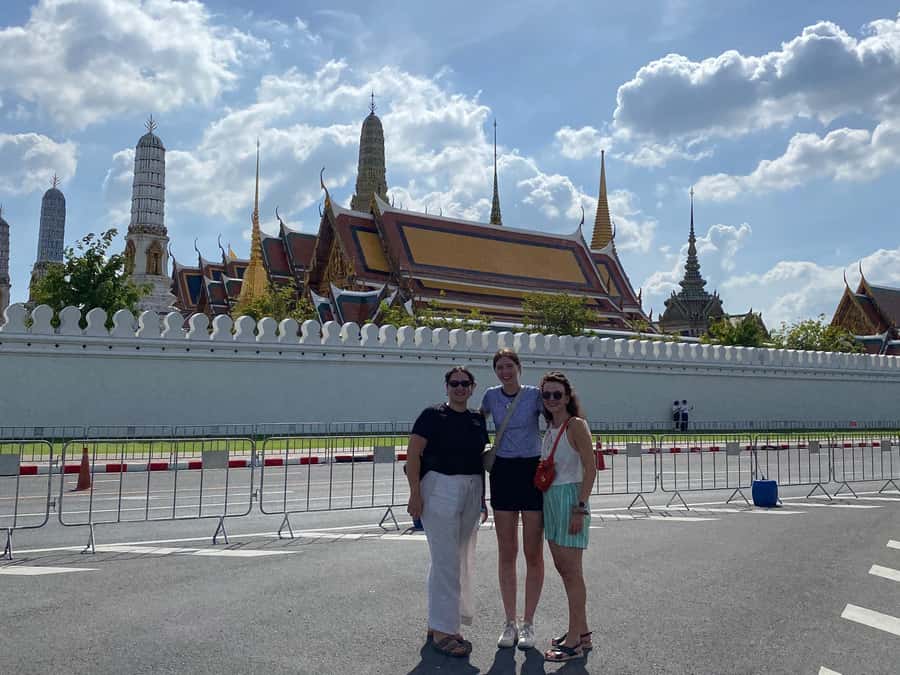 Bangkok: explore Wat Pho + tuk tuk sightseeing - The tuk tuk ride through Bangkok’s Old Town