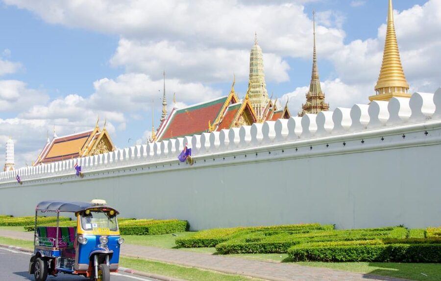 Bangkok: Guided Tour in a Typical Thai Tuk-Tuk - Wat Ratchanatdaram and Loha Prasat