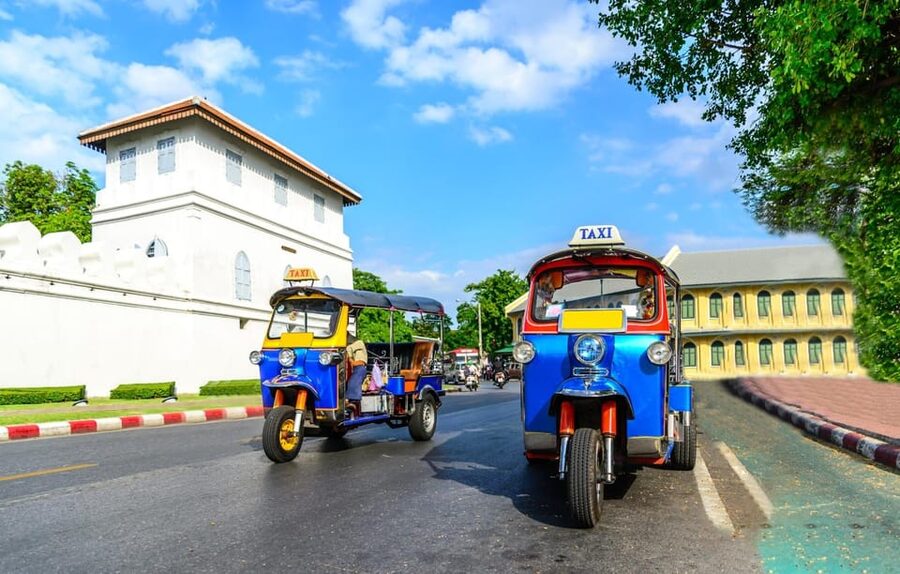 Bangkok: Guided Tour in a Typical Thai Tuk-Tuk - Wat Pho and the riverside view