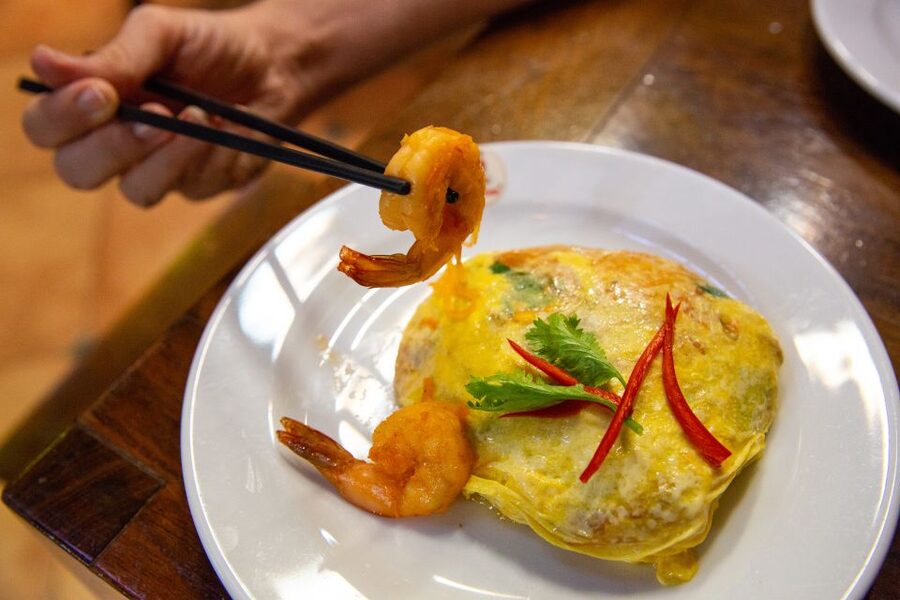 Bangkok: Markets, Temples and Food Night Tour by Tuk Tuk - Who will enjoy this tour most
