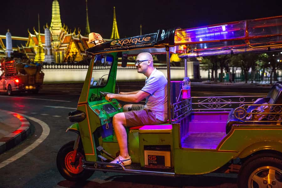 Bangkok: Markets, Temples and Food Night Tour by Tuk Tuk - The flower market gets better as the night goes on