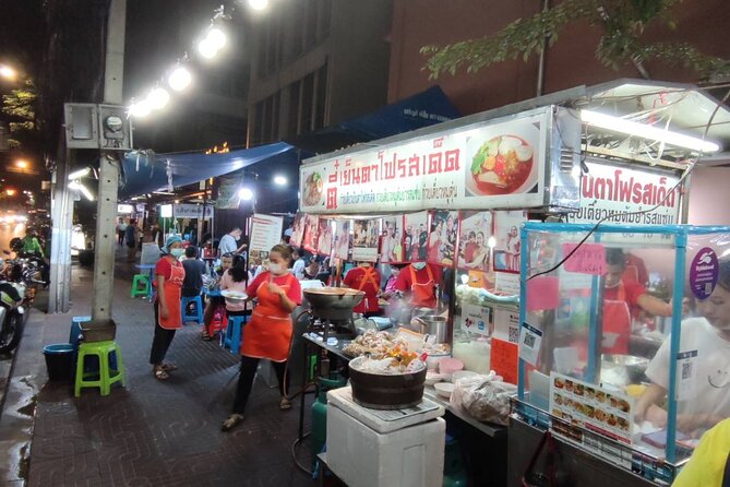 Bangkok: Michelin Guide Street Food Tour by Tuk Tuk - Yaowarat Road and the Chinese doughnut stop