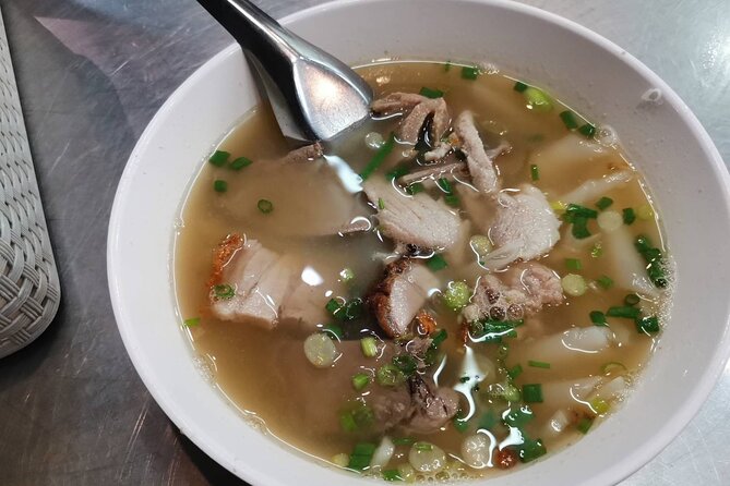 Bangkok: Michelin Guide Street Food Tour by Tuk Tuk - Meeting at River City and starting by tuk tuk