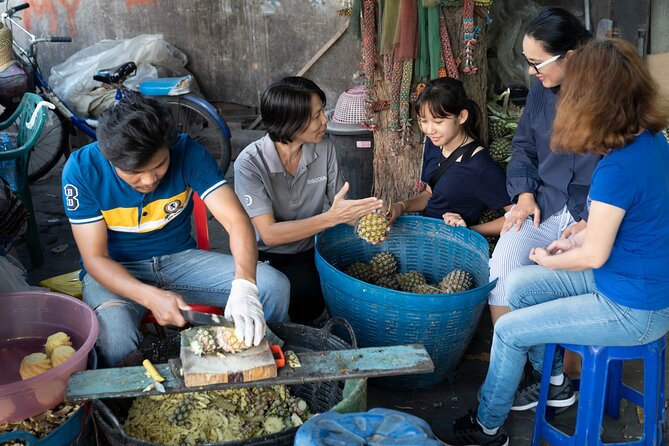 Bangkok: Michelin Street Eats by Tuk-Tuk Guided Food Tour - Saphan Khao Market after sunset
