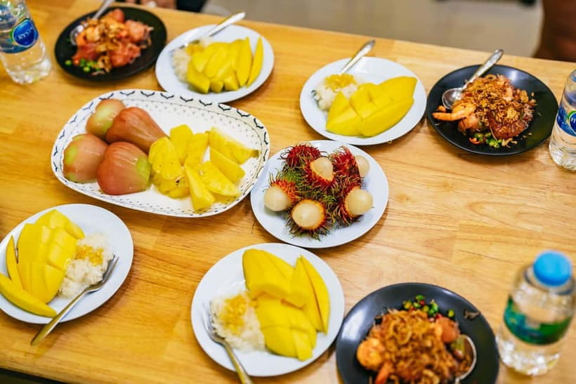 Bangkok: Midnight Food Tour by Tuk-Tuk - Why this food tour works so well at night