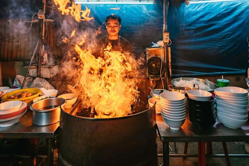 Bangkok: Midnight Food Tour by Tuk-Tuk - First stops: Isan flavors and Bangkok favorites