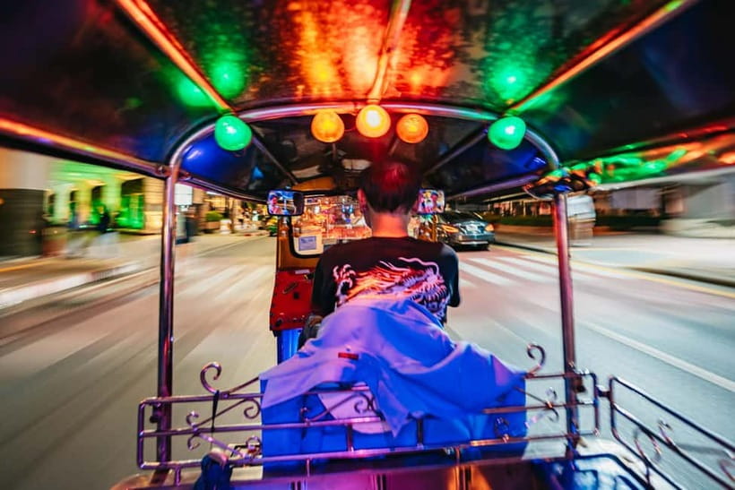 Bangkok: Midnight Food Tour by Tuk-Tuk - Meeting your guide at Sam Yan MRT