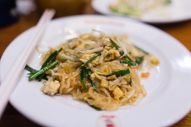 Bangkok Midnight Food Tuk Tuk Tour - Stop two: Isaan food in Pathum Wan