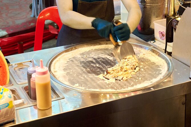 Bangkok Night Eats by Tuk Tuk - Hotel-pickup & Dinner - Yaowarat Chinatown: Bangkok’s biggest food finish
