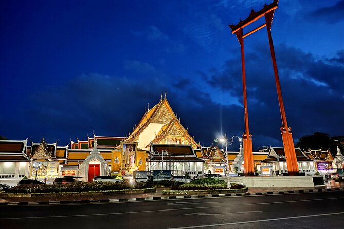 Bangkok Night Eats by Tuk Tuk - Hotel-pickup & Dinner - Tuk-tuk transport, walking, and the late return