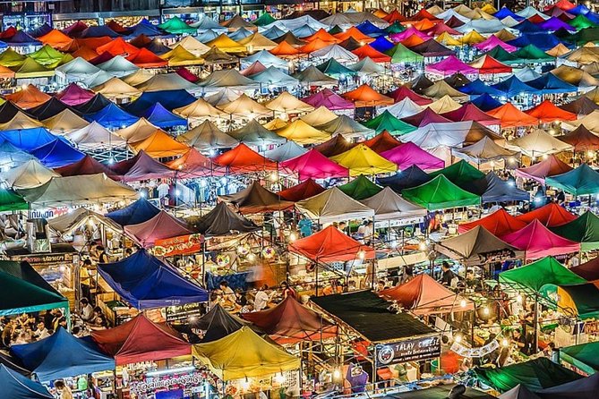 Bangkok Night Lights: Famous Landmarks by Tuk Tuk - The Grand Palace from the roadside