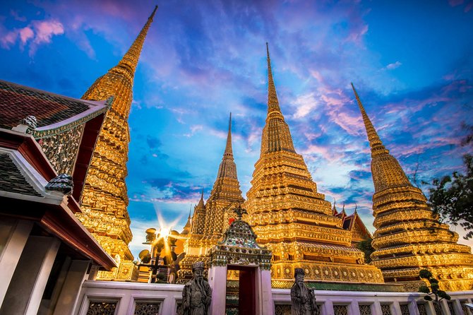 Bangkok Night Lights: Famous Landmarks by Tuk Tuk - Yaowarat dinner and dessert