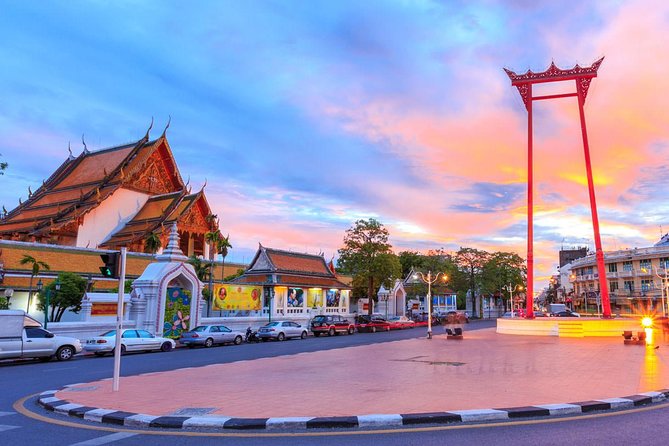 Bangkok Night Lights: Temple & City Tour by Tuk Tuk (SHA Plus) - Tha Chang and the Grand Palace by night