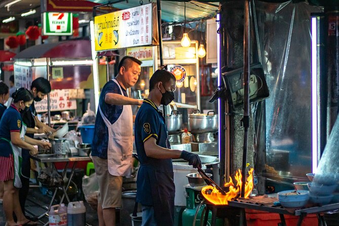 Bangkok Night Tour: Wat Arun, Wat Pho, Chinatown & Tuk Tuk Ride - Yaowarat Road and Bangkok after dark