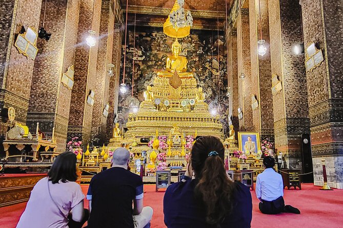 Bangkok Night Tour: Wat Arun, Wat Pho, Chinatown & Tuk Tuk Ride - Pace, comfort, and practical limits