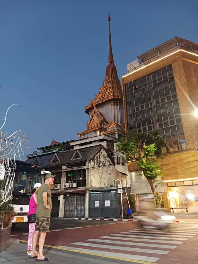 Bangkok Night Tuk Tuk: Private Tour of Markets & Landmarks - Seeing Wat Arun and the Grand Palace lit up