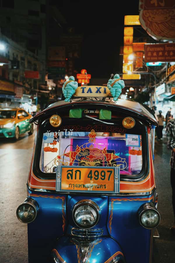 Bangkok: Private Tuk-Tuk Night Tour, River Boat & Eats - Chinatown turns dinner into part of the sightseeing