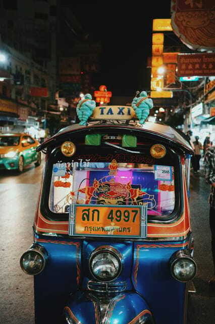 Bangkok: Private Tuk-Tuk Night Tour, River Boat & Eats - Guide quality and what to clarify