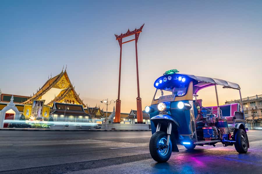 Bangkok Street Food and Night Lights by Tuk Tuk - Why this Bangkok evening works