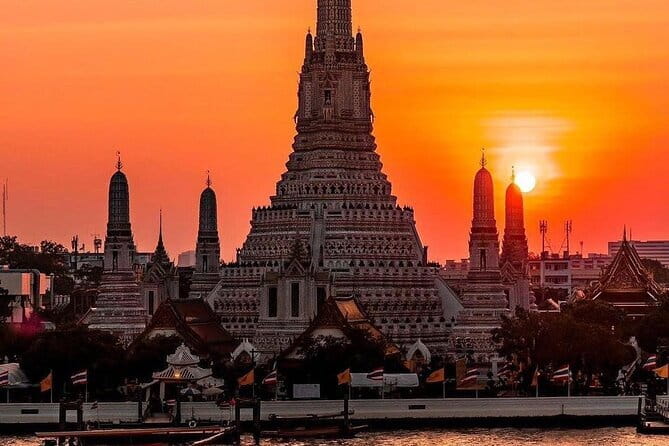 Bangkok : Sunset Food tour by Tuk Tuk boat with big Buddha view - Why this Bangkok evening tour works