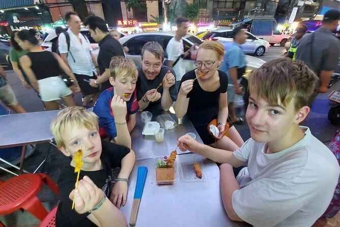 Bangkok : Sunset Food tour by Tuk Tuk boat with big Buddha view - Riding a tuk-tuk between food and sights