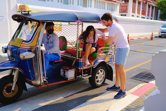 Bangkok Thrilling Tuk Tuk Tour (Private & All-Inclusive) - A final walk at Yodpiman River Walk
