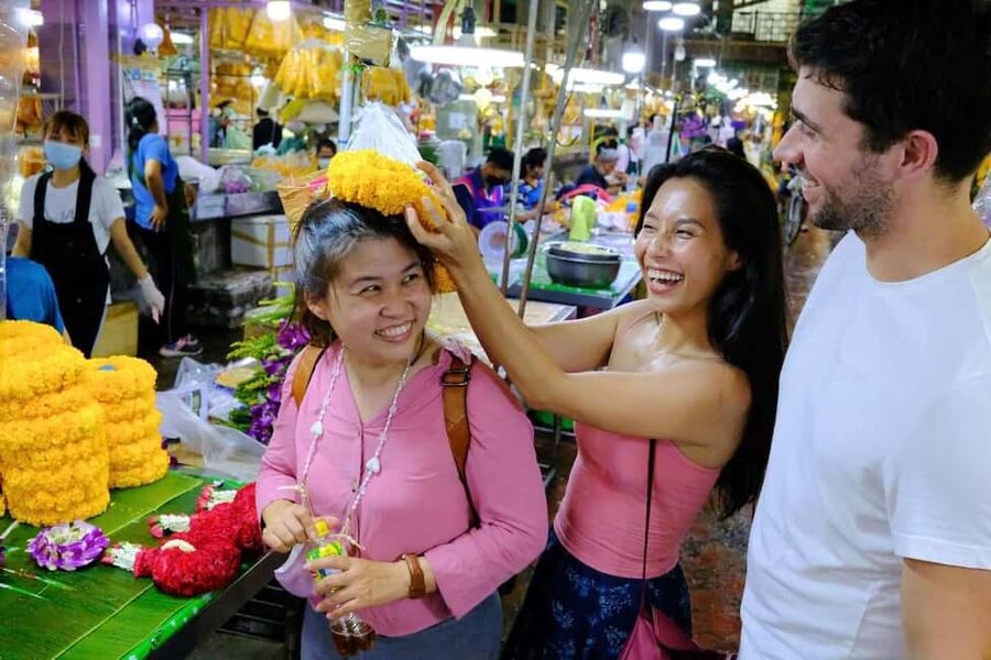 Bangkok: Tuk Tuk Adventure Chinatown Michelin Food & Temples - Key points before you book