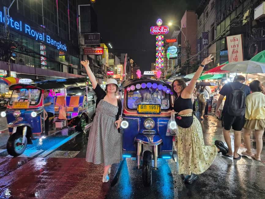 Bangkok: Tuk Tuk Adventure Chinatown Michelin Food & Temples - Why this Bangkok night ride works