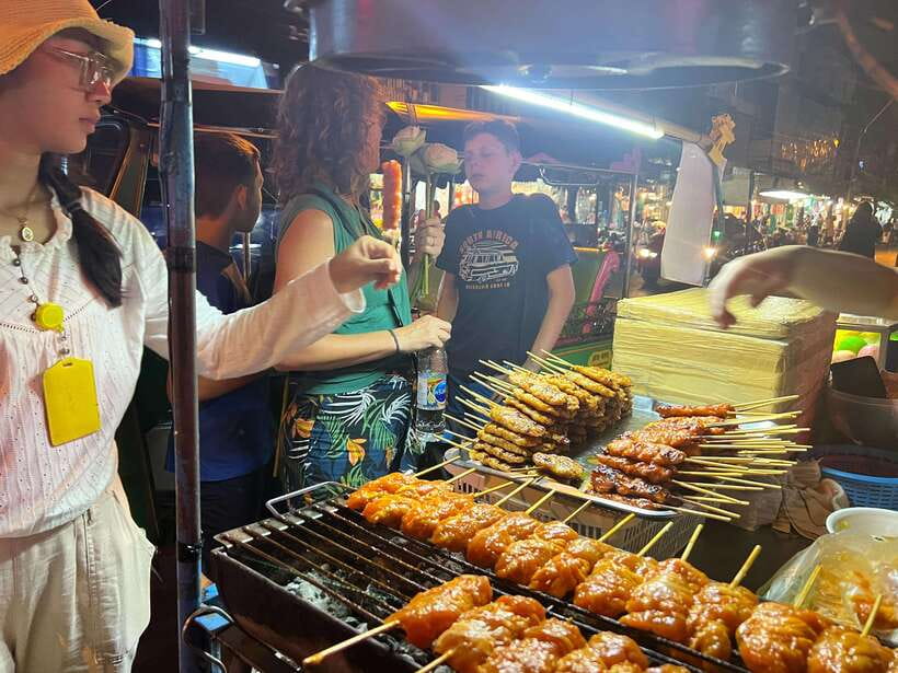 Bangkok Tuk-Tuk by Night with Chinatown Street Food Meal - Tuk-tuk through the Old City