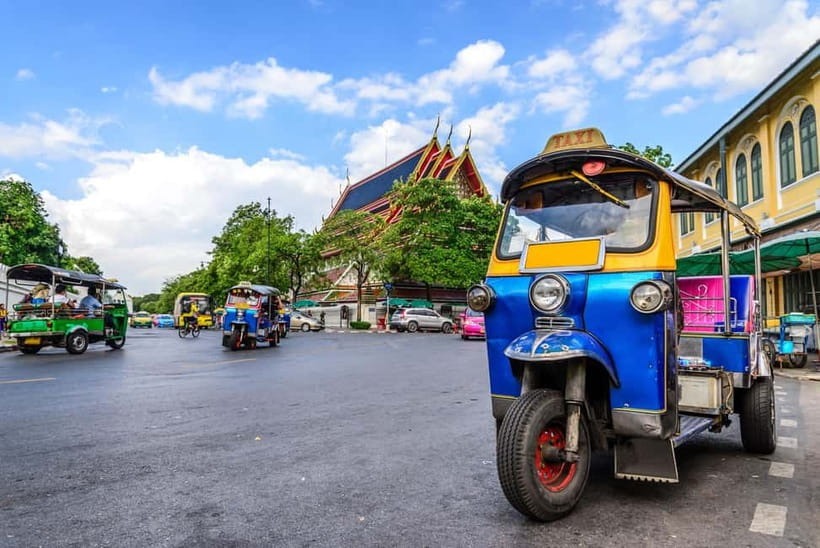 Bangkok Tuk-Tuk City Sightseeing Tour - Meeting your guide at Sanam Chai