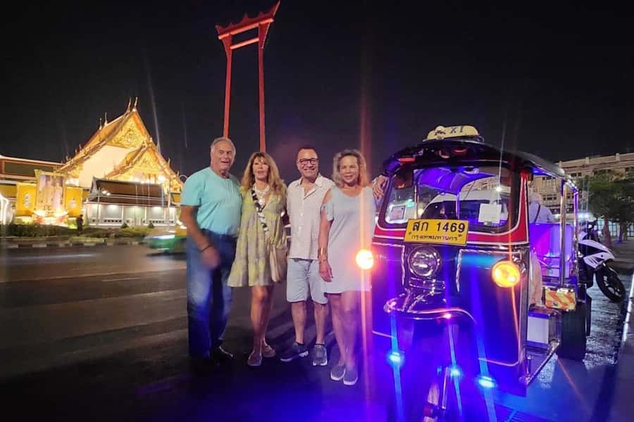 Bangkok Tuk Tuk Night Tour with Chinatown visit - Chinatown food comes first
