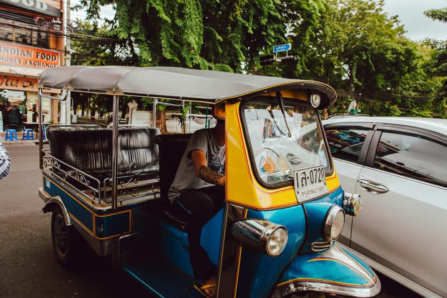Bangkok: Tuk Tuk Tour - Loha Prasat and the old city monuments