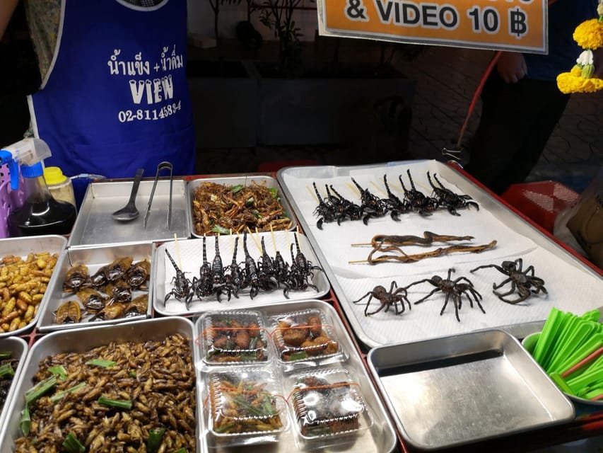 Bangkok: TUK TUK Tour Night Life Private with Hotel Pick Up - Pak Khlong Talat adds color and local routine
