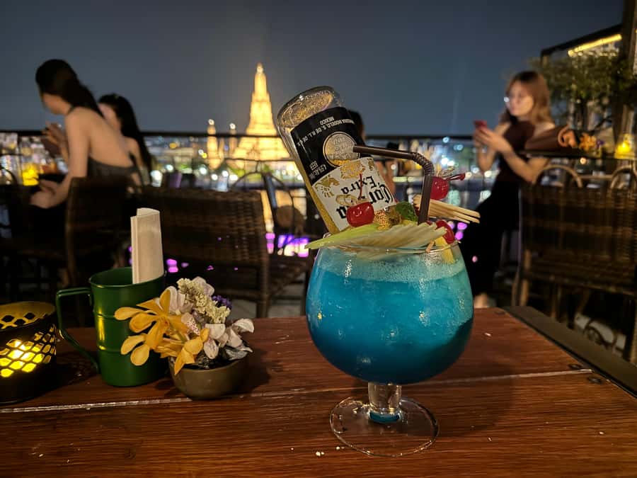 Bangkok: TUK TUK Tour Night Life Private with Hotel Pick Up - Chinatown turns the final stop into dinner